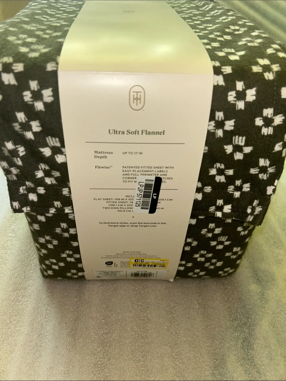 Threshold  King Green Geo 100% Cotton Flannel 4 -Piece Sheet Set